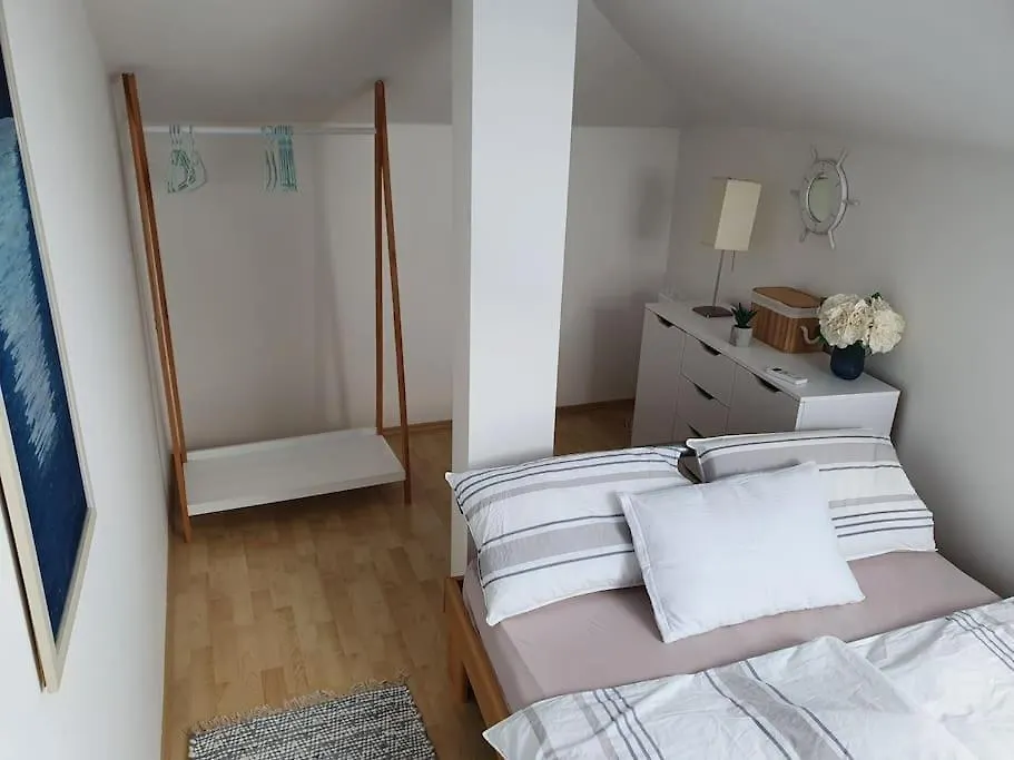Lovely 3-Badroom Apartment With Panoramic See View 메덜린