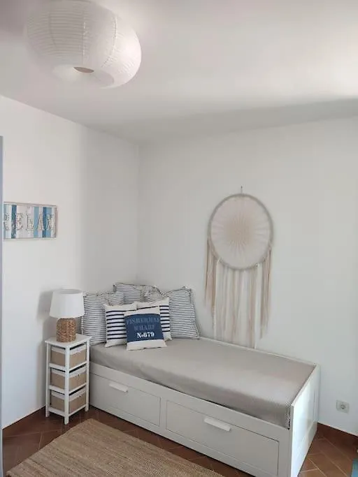Lovely 3-Badroom Apartment With Panoramic See View 메덜린